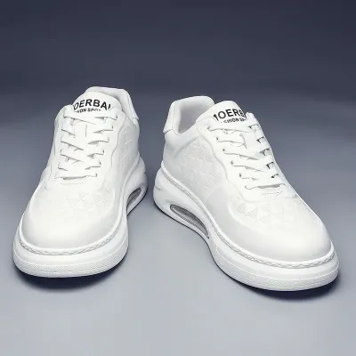 BREATHABLE WHITE SNEAKERS